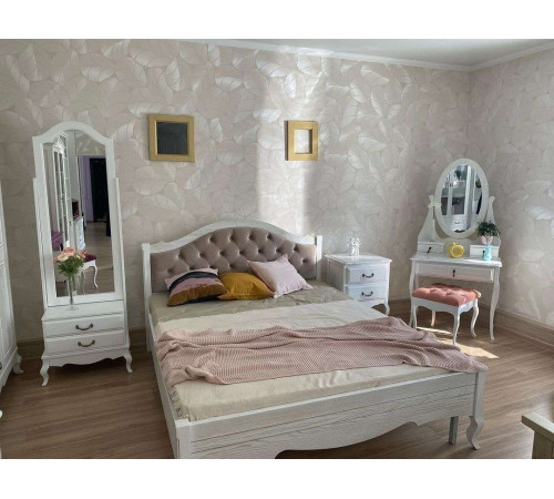 Двуспальная кровать Авиньон MUR-111-01/1 с каретной стяжкой